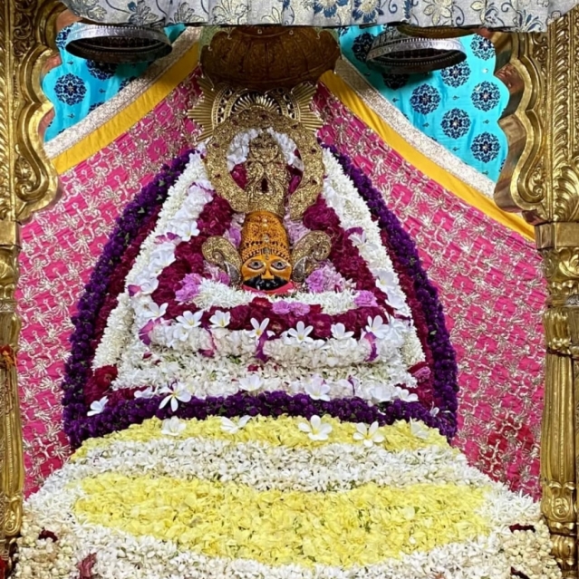 <b>26 July 2021 के  अद्भुत श्रृँगार दर्शन, श्री खाटू श्याम जी के, खाटू धाम, राजस्थान से</b>